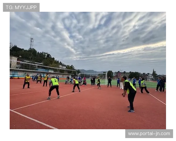 拉萨市北京中学高年级学生参与排球活动,展现昂扬精神风貌