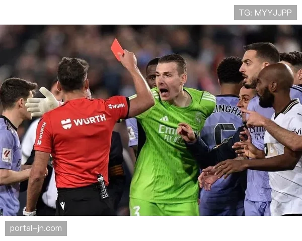 加的斯补时阶段点球绝平,1-1战平塞维利亚